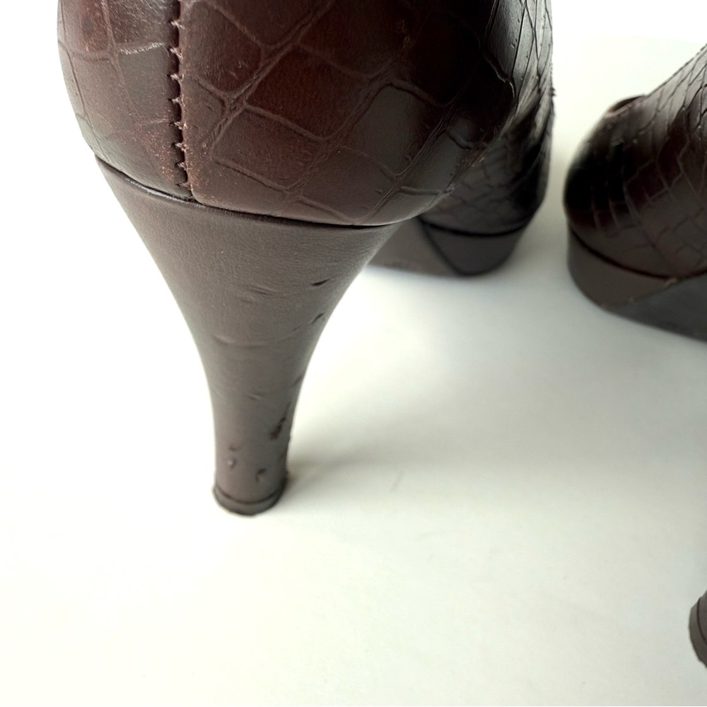 Nurture by Lamaze Brown Croc-Embossed Heels - Picture 10 of 14